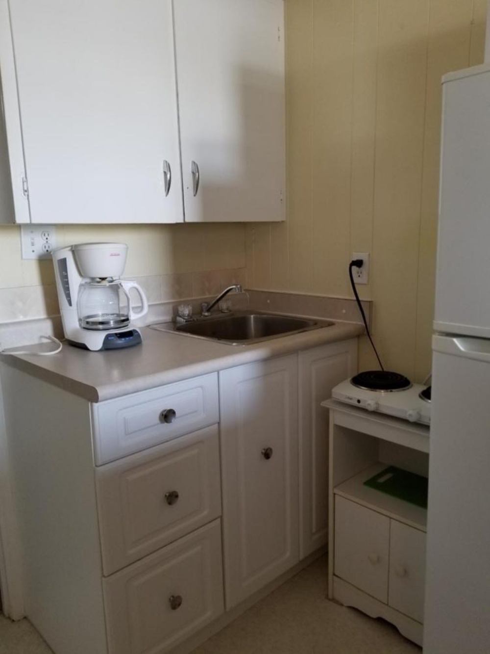 Deluxe Double Room (2 Adults + 1 Child) at Melsask Motel, photo 2