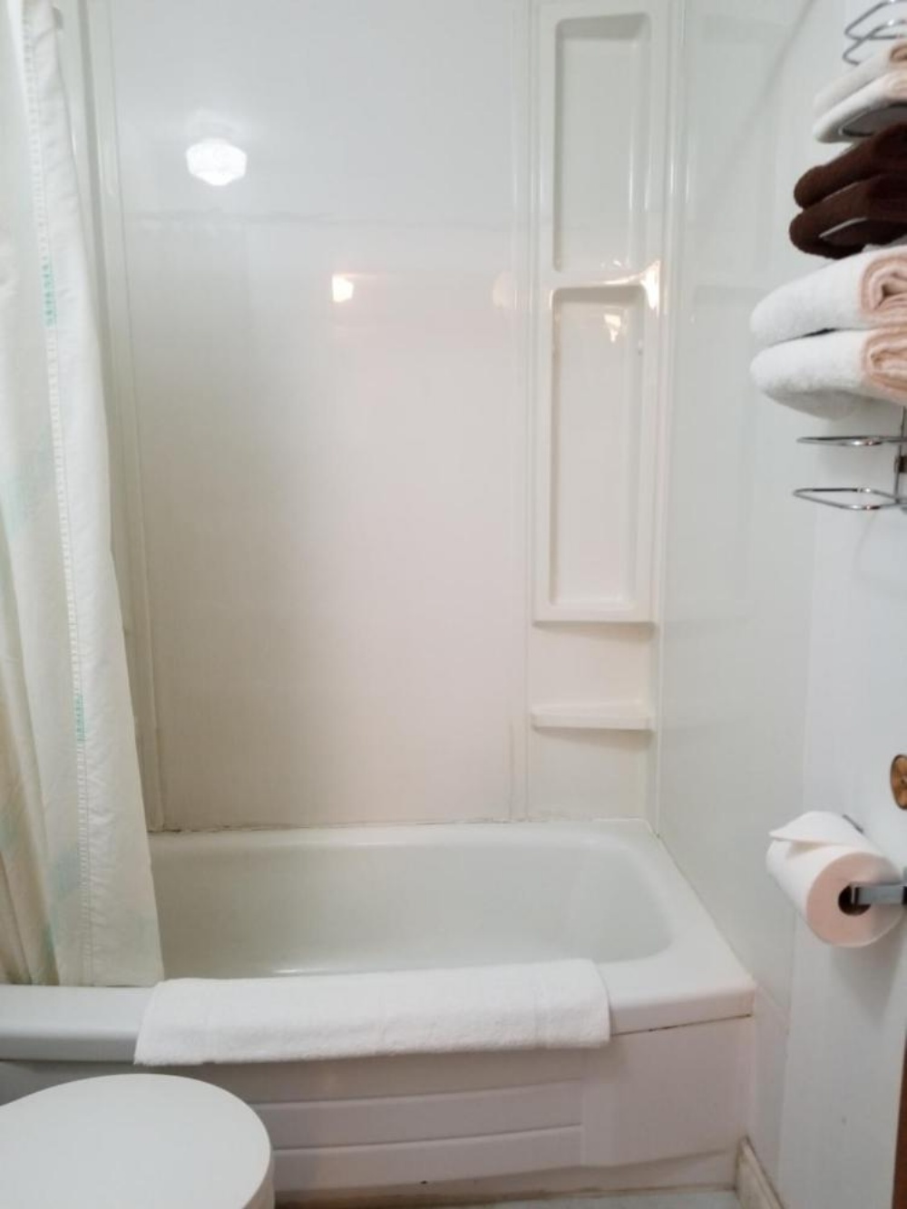 Large Double Room at Melsask Motel, photo 2