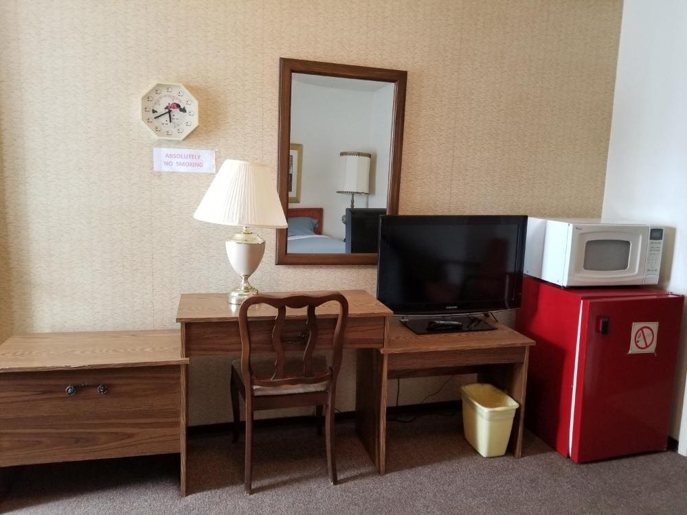 Deluxe Queen Room at Melsask Motel, photo 5
