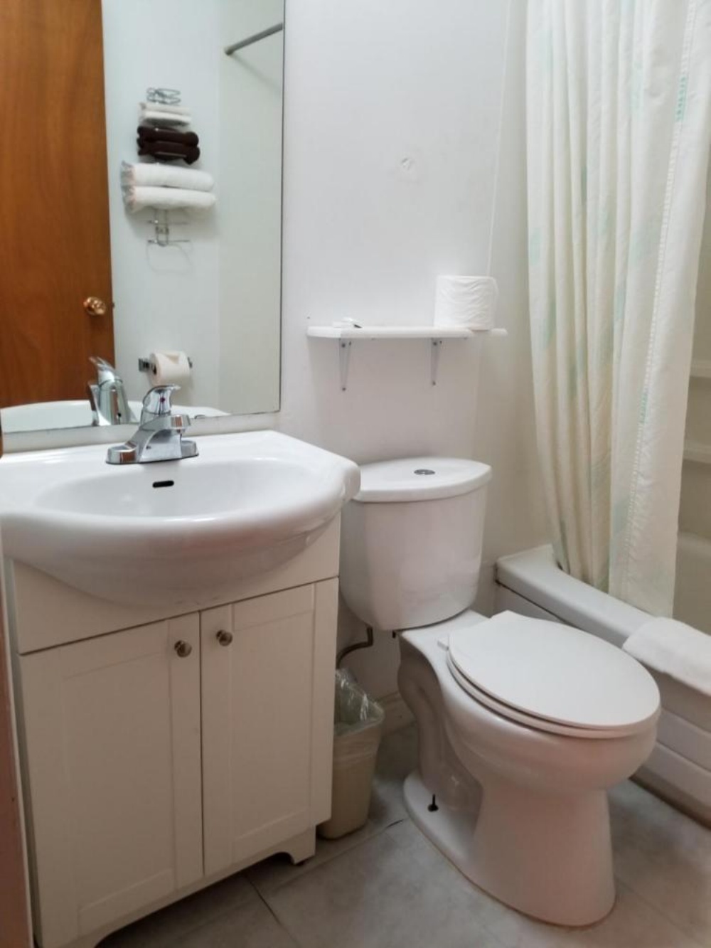Large Double Room at Melsask Motel, photo 3