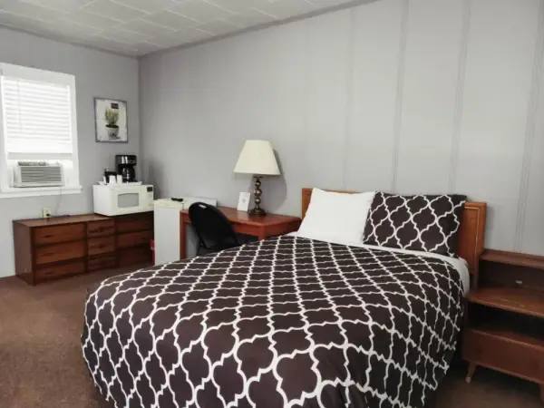 Melsask Motel 10